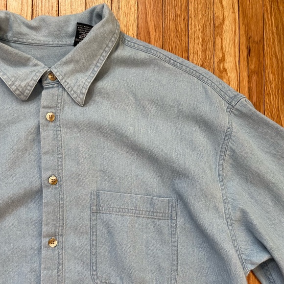 IZOD Light Chambray Buttondown - Picture 4 of 9